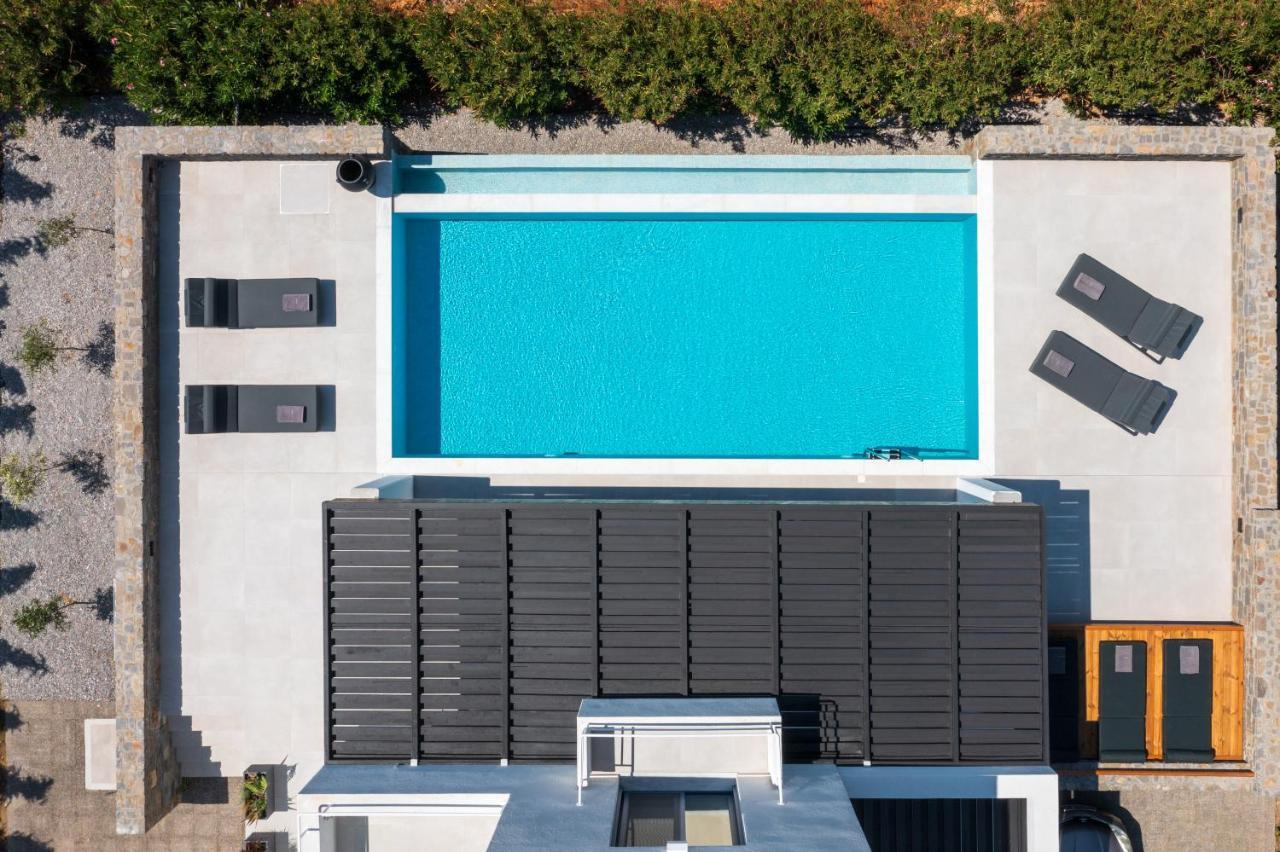 Astrea Villas Lakhania Bagian luar foto